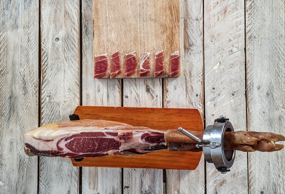 Jamón met en zonder nitrieten